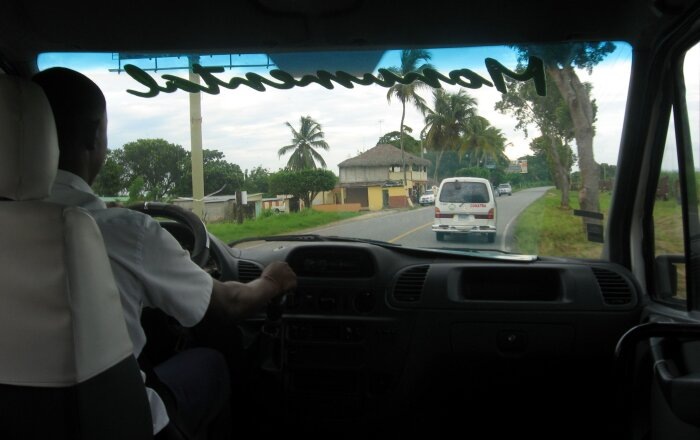 Даже в экзотических странах мира общественный транспорт работает стабильно и выдерживает график движения / Фото: Vostok.Today