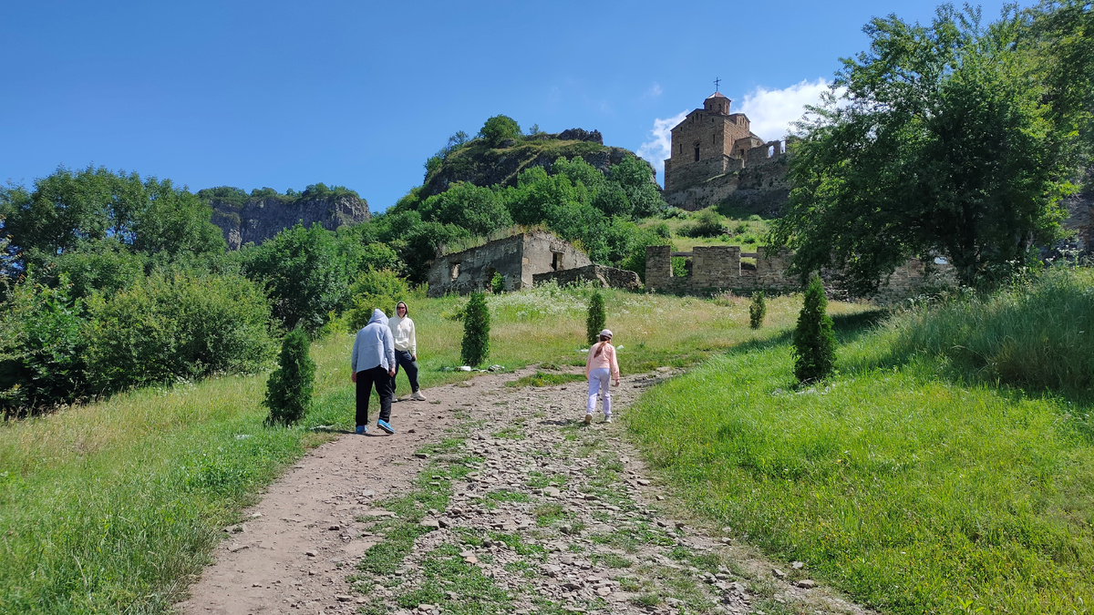 Фото автора. Нелёгкий путь к храму