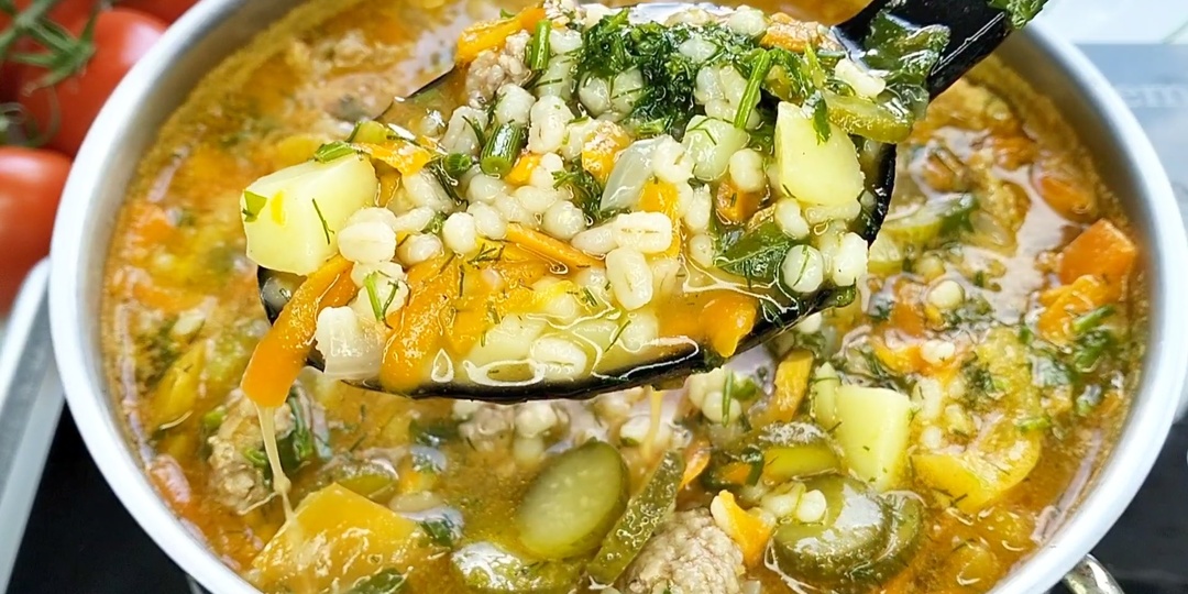 Рассольник из перловки и фарша для тех, у кого нет времени готовить