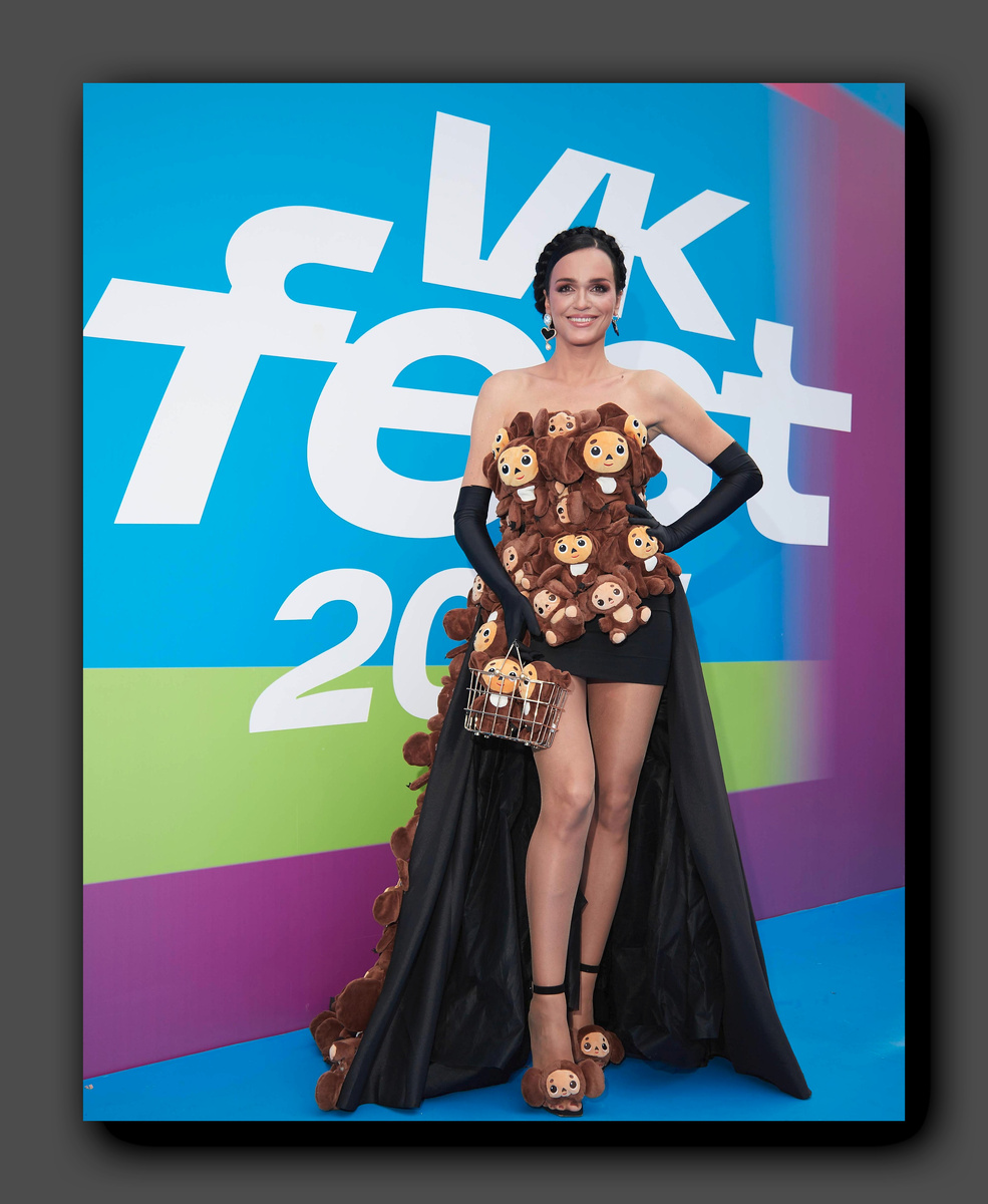 Певица Слава и Чебурашки. Снимок woman.ru