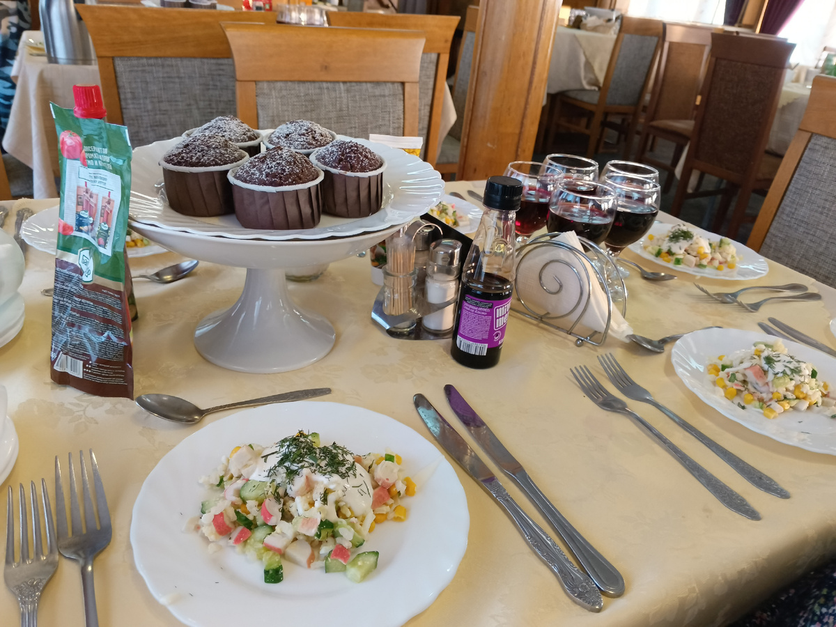 Ужин на теплоходе "Космонавт Гагарин" 15.06.2025 из личного архива двух Капах.