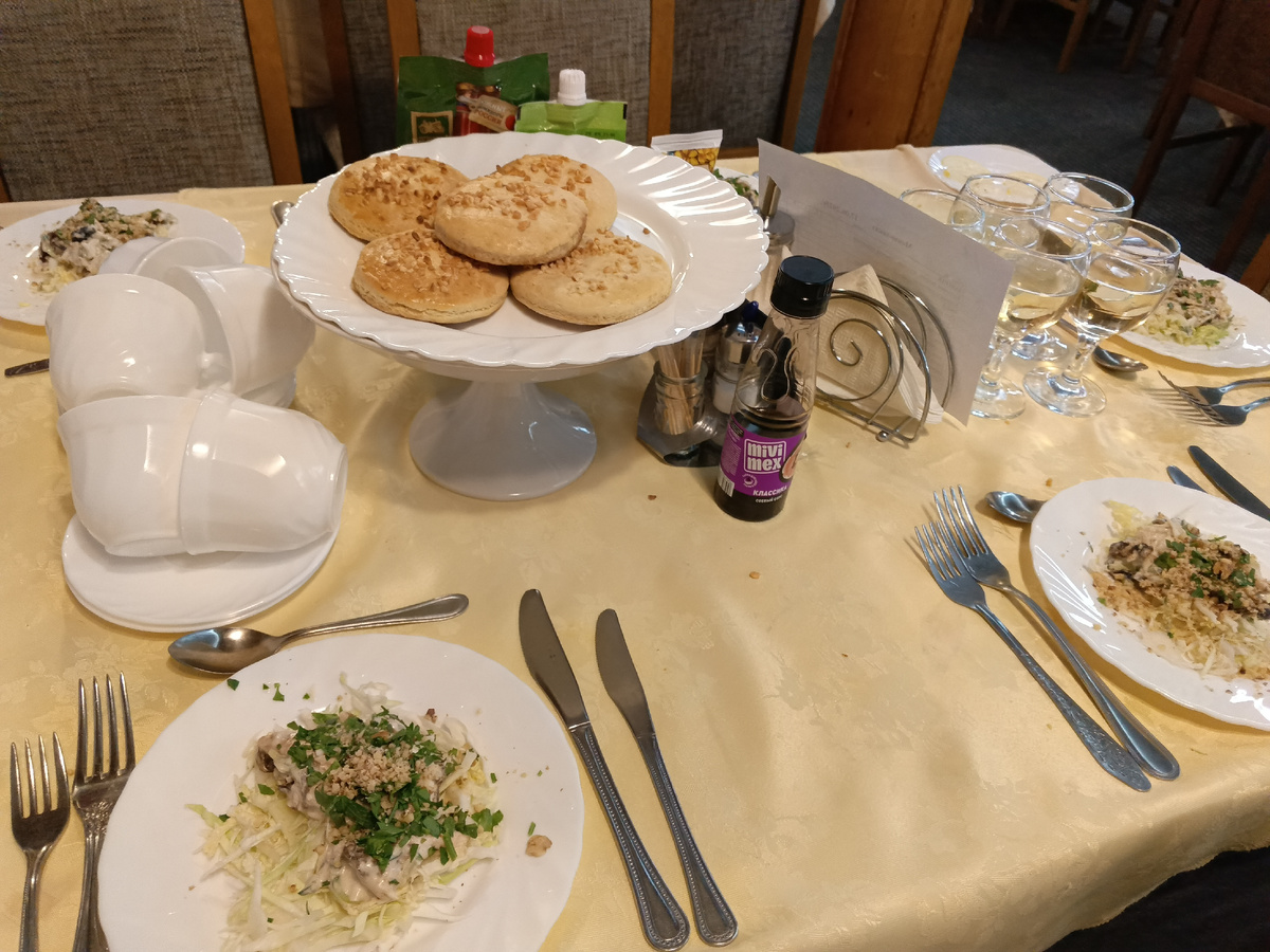 Ужин на теплоходе "Космонавт Гагарин" 16.06.2025 из личного архива двух Капах.