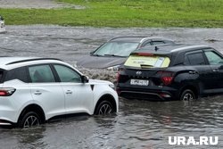  50 литров дождя на метр: Москву топят сильнейшие ливни. Видео  📷
