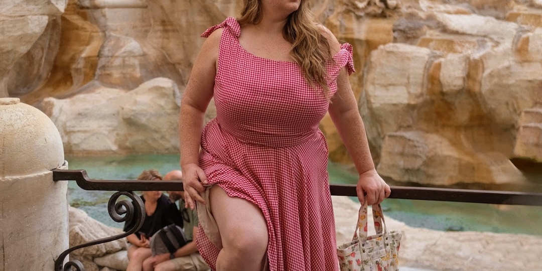 13 летних платьев для полных женщин, чтобы выглядеть стройнее в 2025