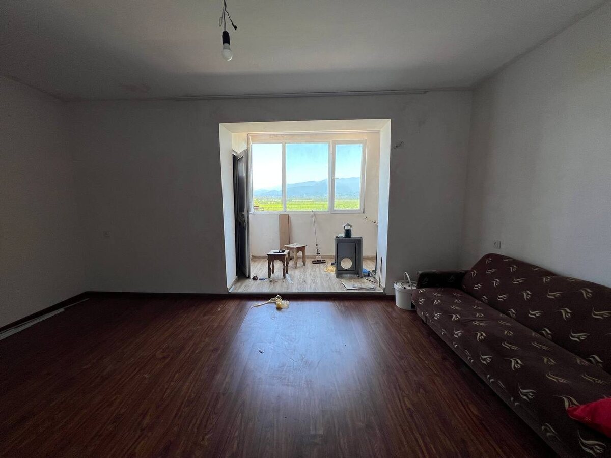 В квартира в зелёном каркасе 