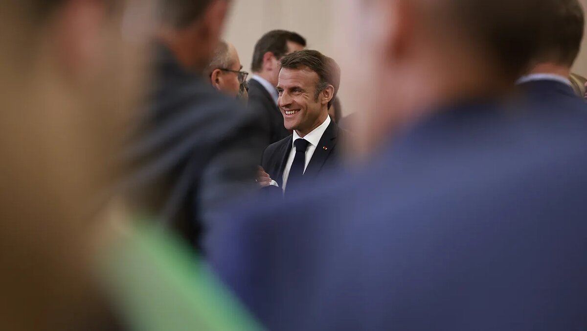   Aurelien Morissard / AP- Президент Франции Эмманюэль Макрон