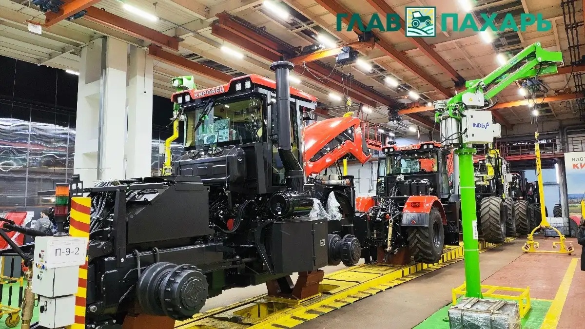 Фото: © Артем Борисов / Glavpahar.ruПроизводство российской сельхозтехники и отечественных тракторов (фотография носит иллюстративный характер)
