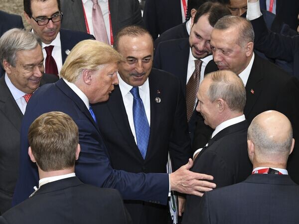    © AP Photo / Presidential Press Service via AP