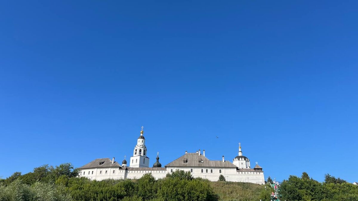 Вид на город с парковки