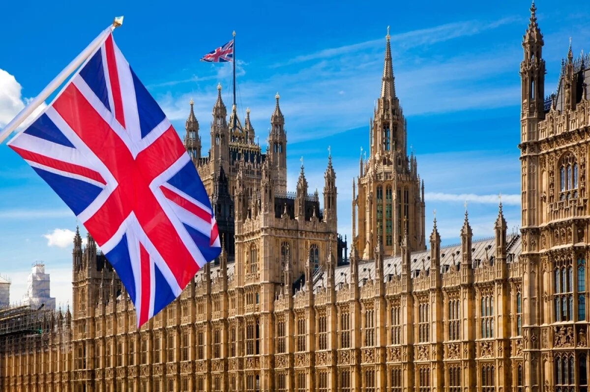    «Пятидесятидневная кампания по накачке оружием киевского режима как минимум связана с ультиматумом Трампа России, он же такой же срок поставил».