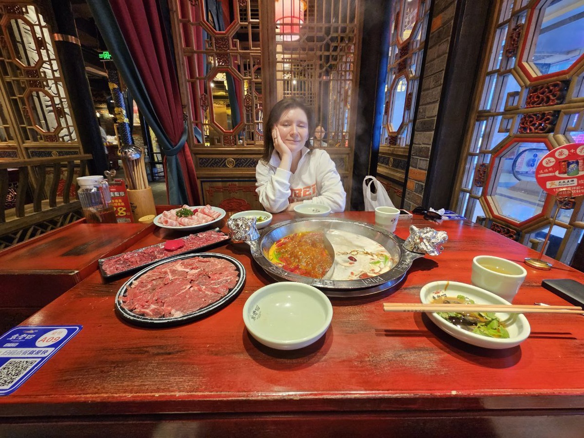 В ресторане с китайским самоваром. Фото автора