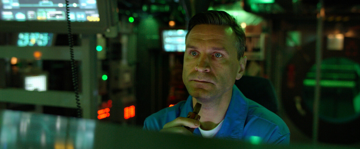 Виктор Добронравов в роли Александра Воронина