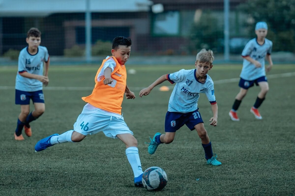    Юные футболисты из Тобольска встретились с игроками ЦСКА Игорем Акинфеевым