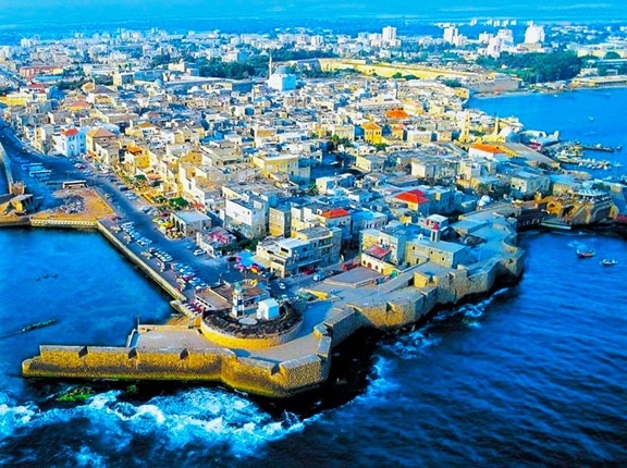 Современные виды старой части нынешнего израильского города Акко – средневековой Акры. Источник: https://yandex.ru/images/