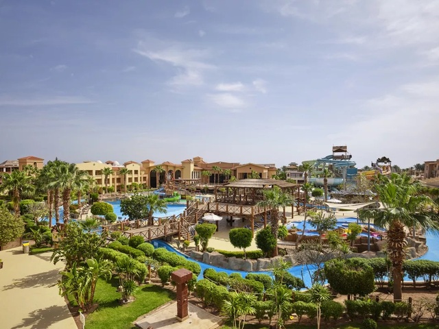 Отель Coral Sea Aqua Club, фото взять с сайта Трэвелата.