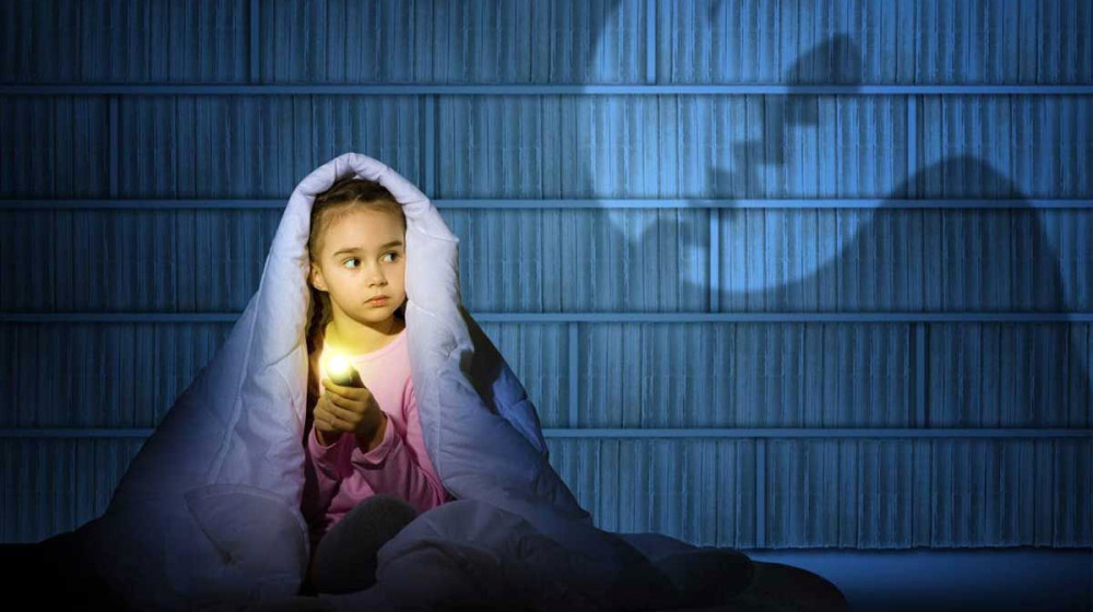    Почему дети боятся спать одни