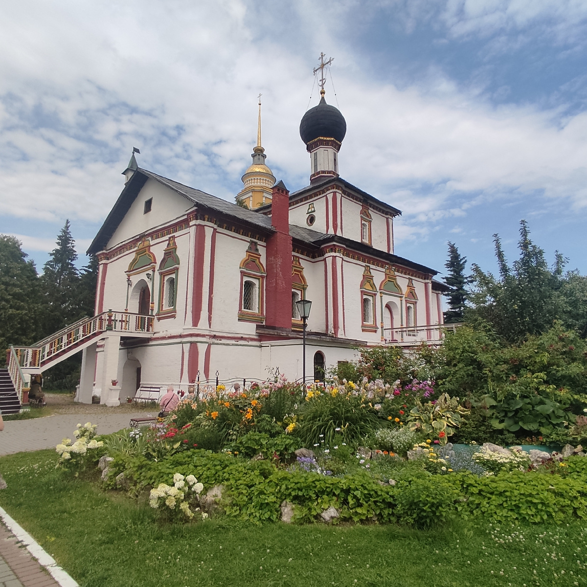 Троиций храм монастыря. Единственное фото, сделанное в монастыре 