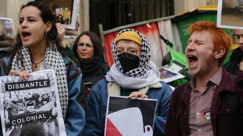 Недавно был опубликован опрос CNN, проведенный среди известных американских СМИ, с важными результатами и цифрами.