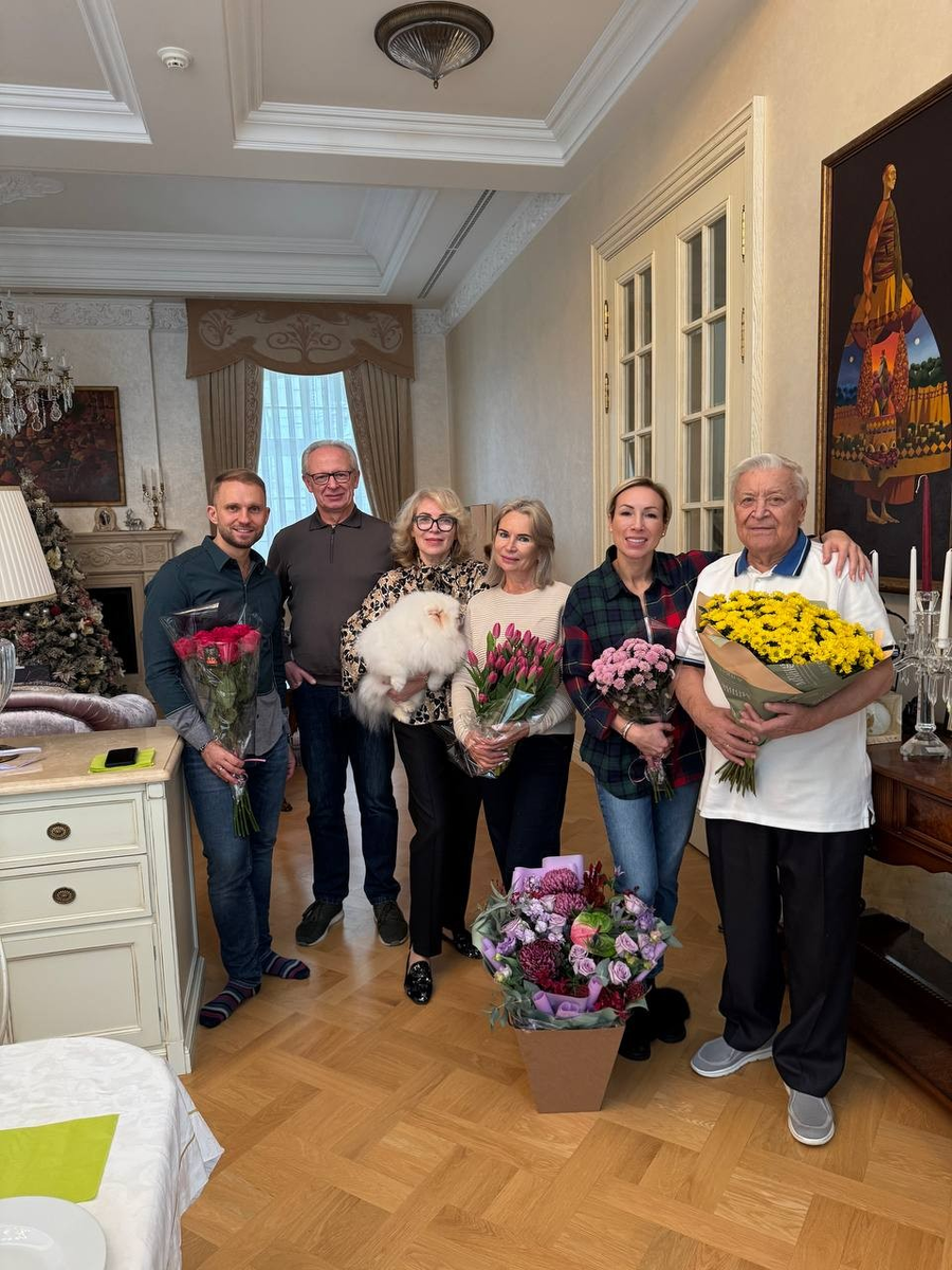 Дмитрий с самыми близкими родственниками