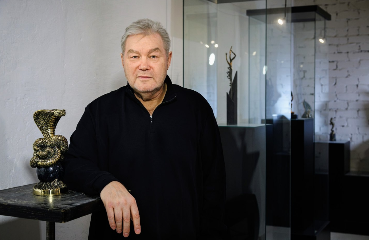 Скульптор Виктор Митрошин в мастерской. Фото Николай Копайгородский.