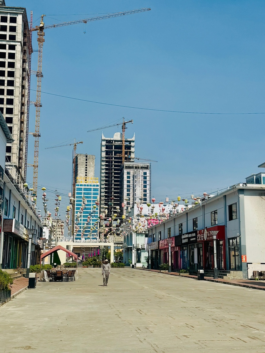 Сиануквиль в стадии строительства