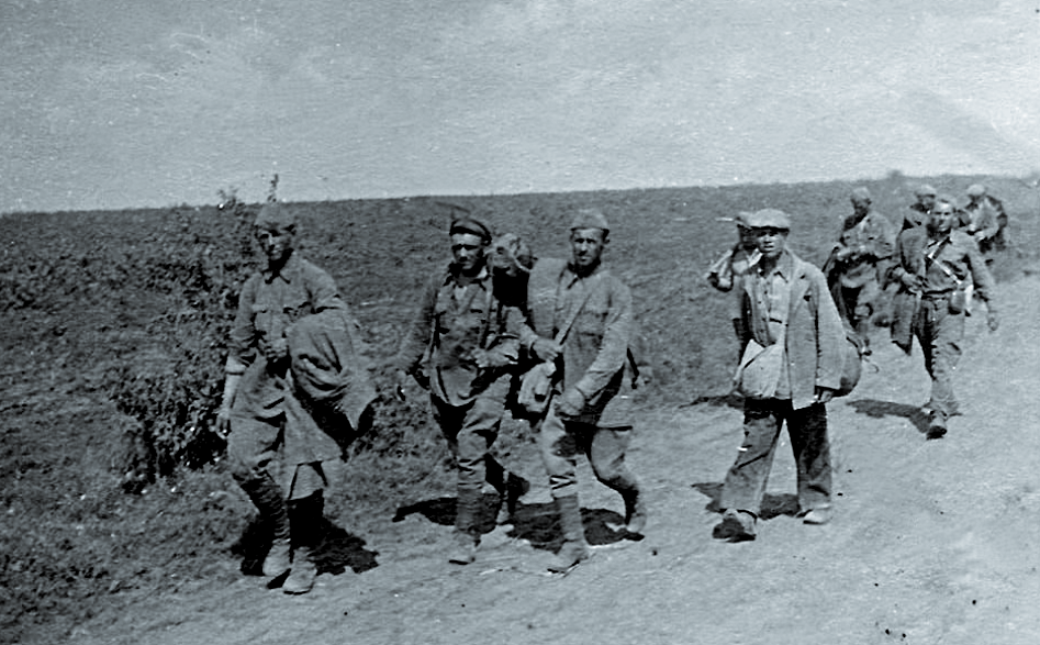 Пленные солдаты Харьковского котла, 1942 г.