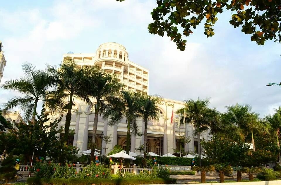 Наш отель Sunrise Nha Trang Beach Hotel & Spa стоит 4 851 с завтраком в 5* отеле. Сказка!