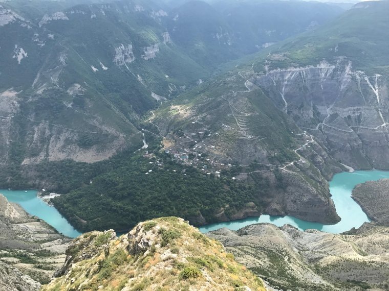 Каньон начал образовываться примерно 100 миллионов лет назад в меловом, юрском и триасовом периодах. Фото: Курбан Карибов