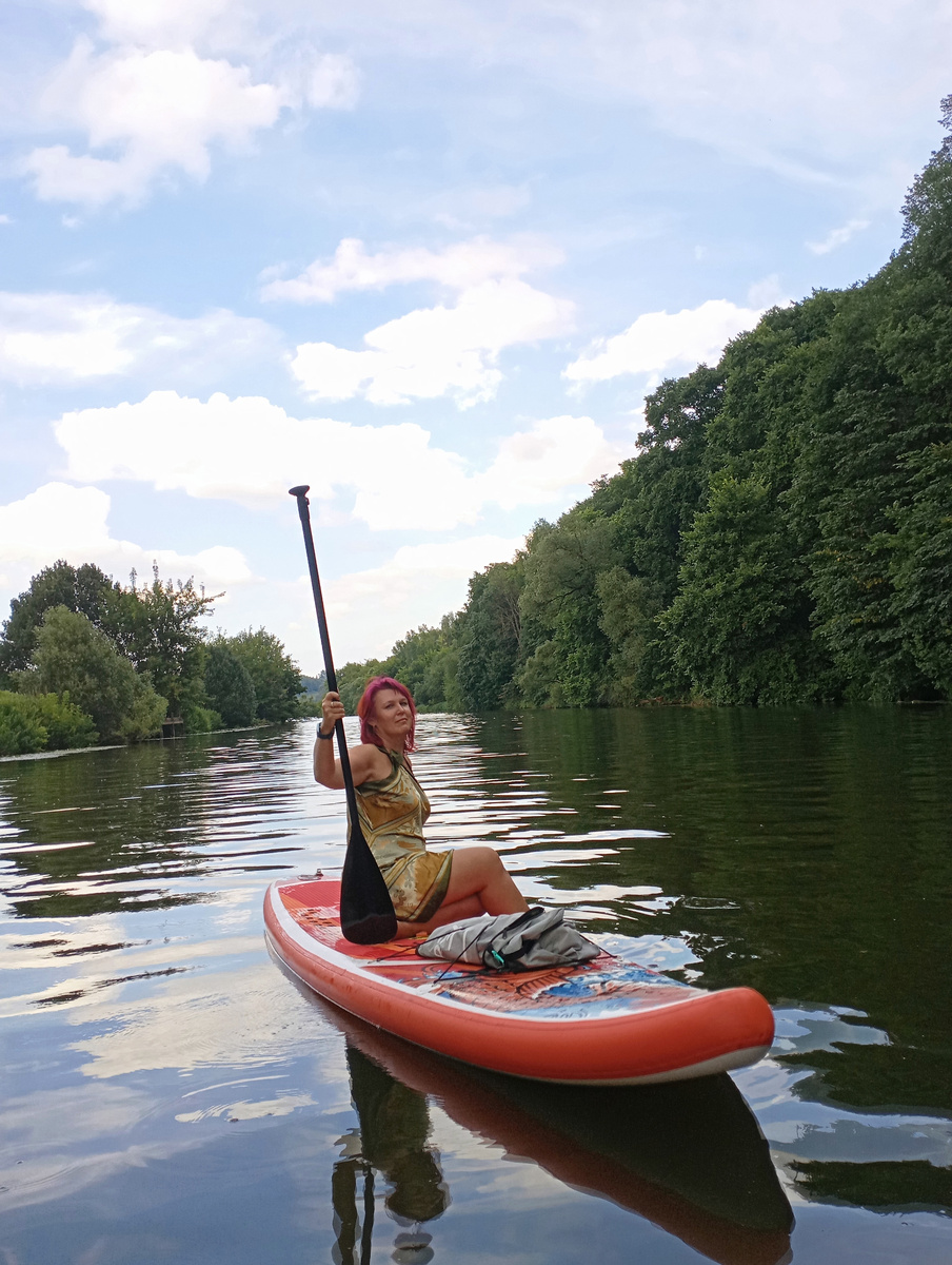 И меня разворачивало, и Ирку с телефоном, пока мы это снимали