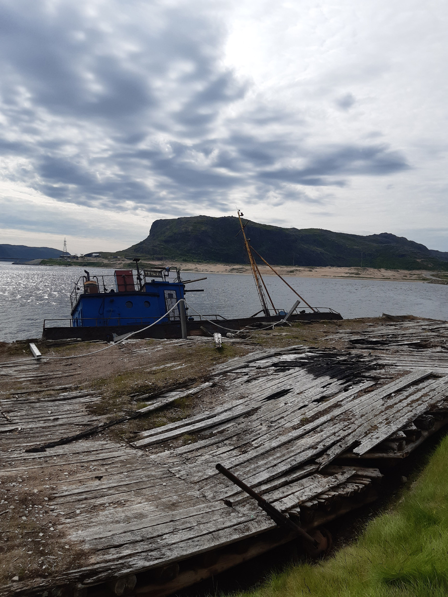 Териберка. Вот такой, без прикрас, она мне нравится )
