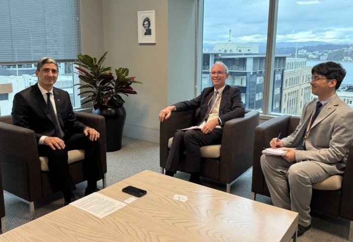 Встреча Атадурды Байрамова с руководителем Протокольного отдела МИД Новой Зеландии, 15 июля 2025 года, Веллингтон, Новая Зеландия (Фото: МИД Туркменистана)