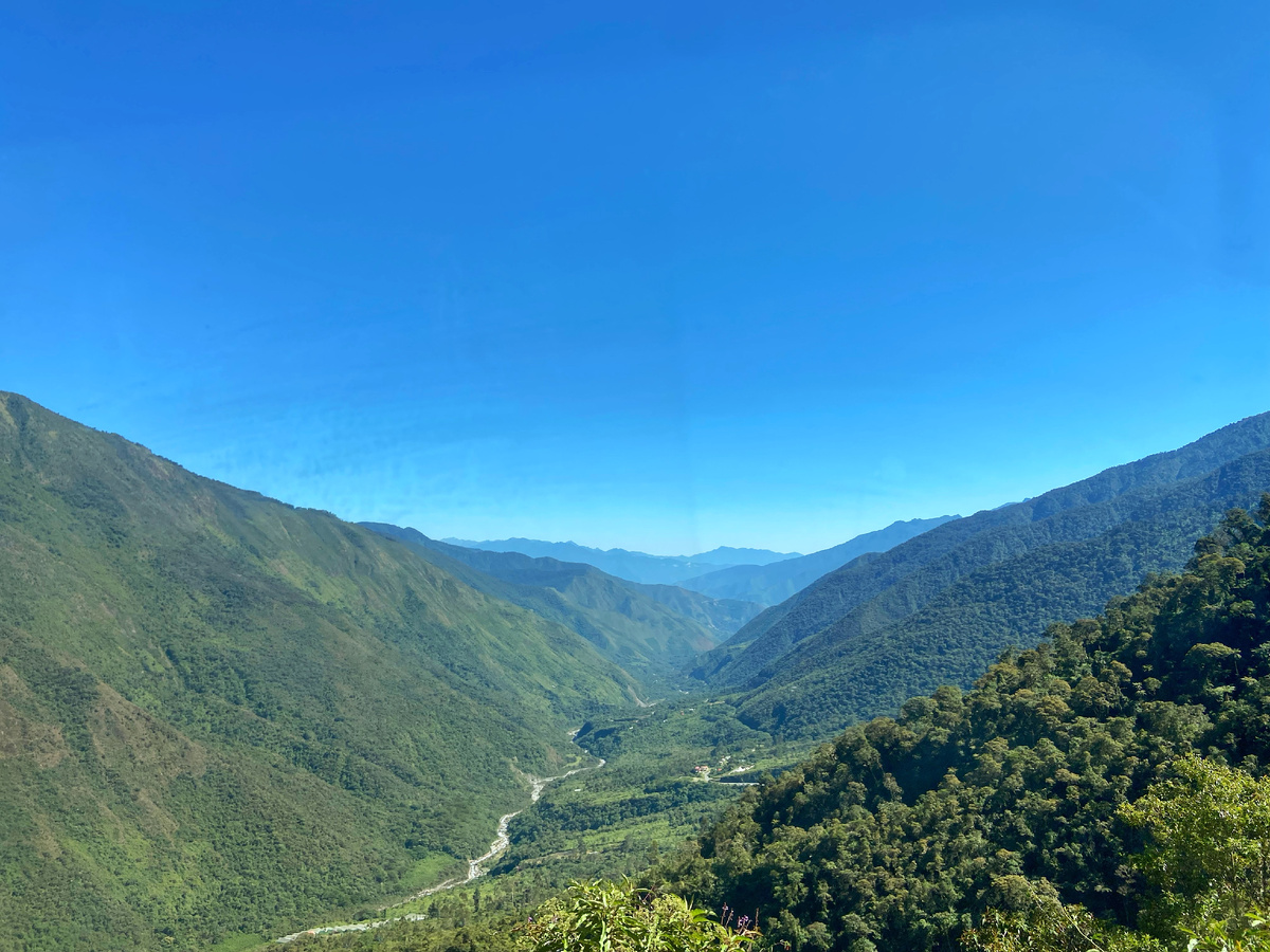 Пейзажи из окна маршрутки по дороге из Куско