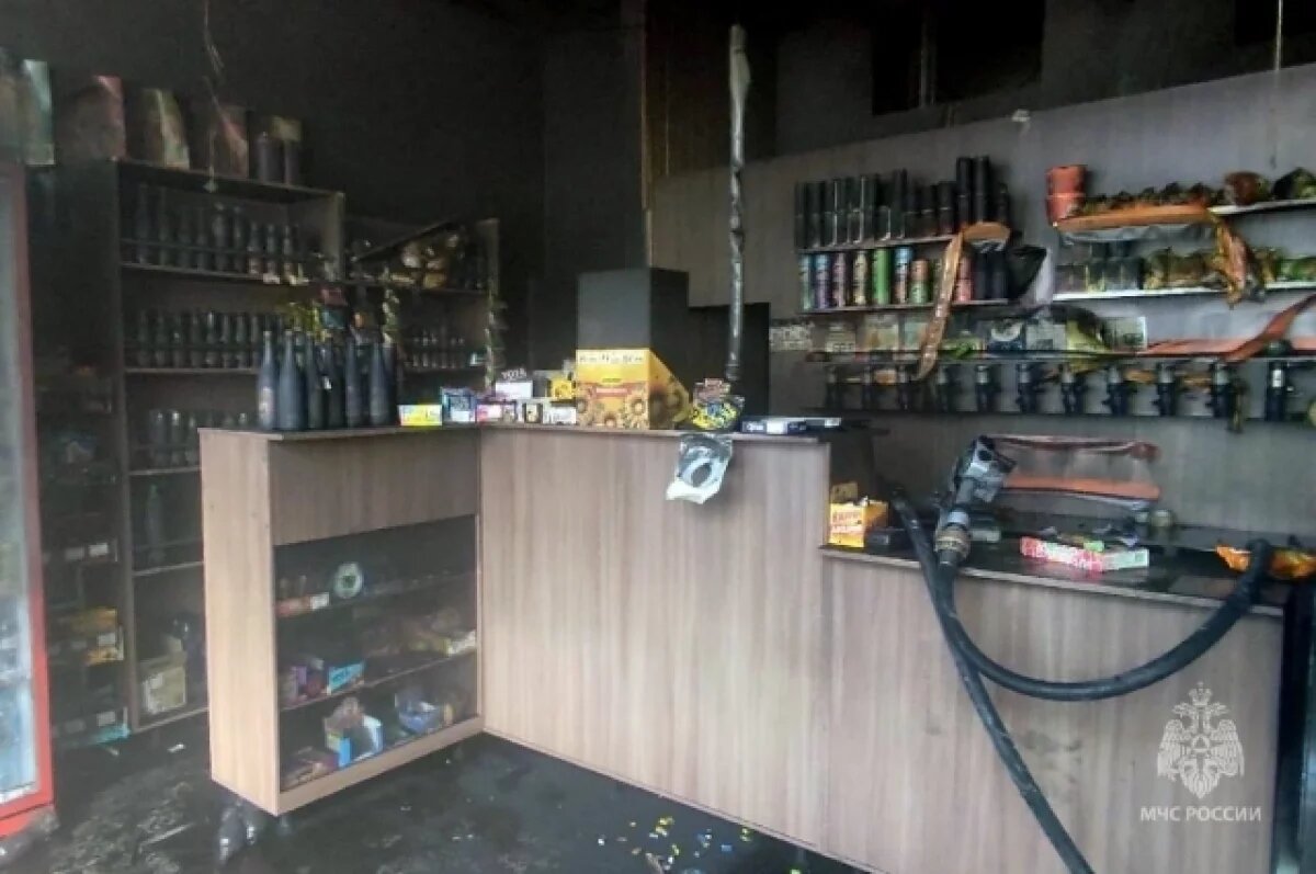    В Челябинске замкнувший холодильник стал причиной пожара в магазине