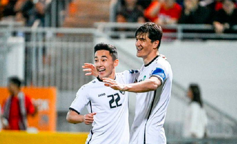 Аббос Файзуллаев и Элдор Шомуродов. Фото с сайта uzdaily.uz