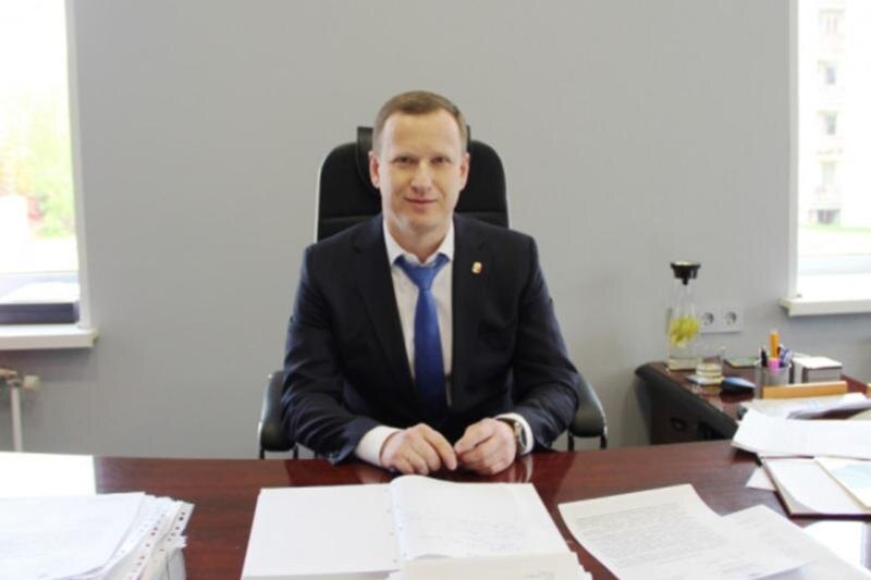    Администрация Среднеуральска / Зашляпин ушел с должности мэра в 2021 году