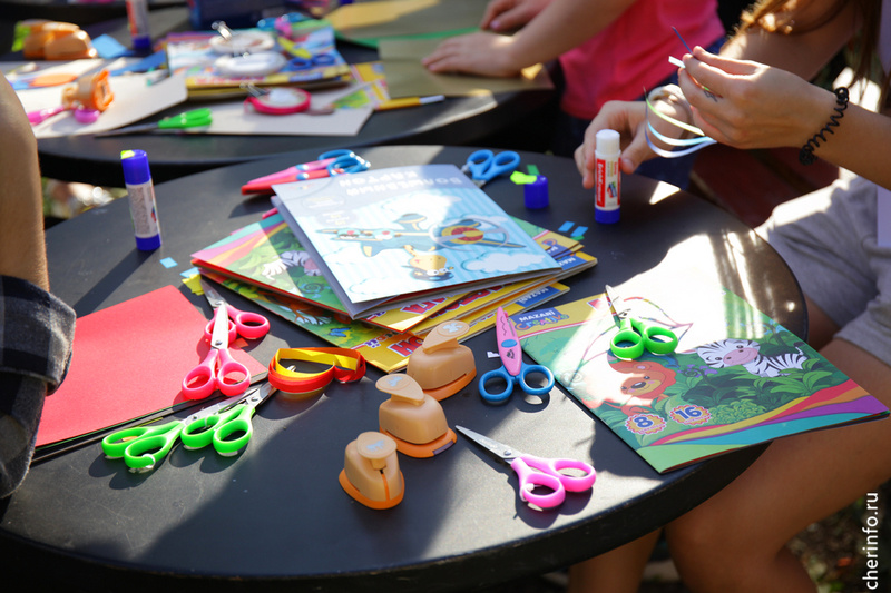    Отзывы собирает чат-бот "ДругБотвЛагере35". Сервис помогает справиться с трудностями во время отдыха в загородном лагере.