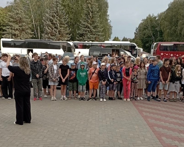     198 курских школьников уехали отдыхать в Дагестан