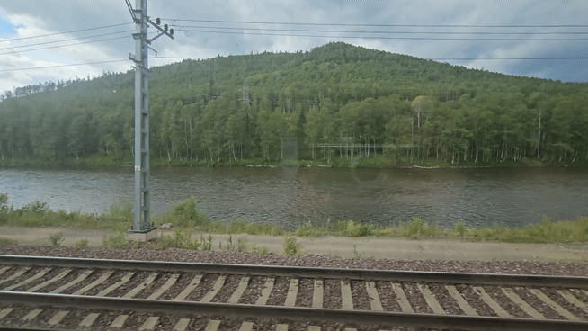 Очень красивый вид из окна поезда