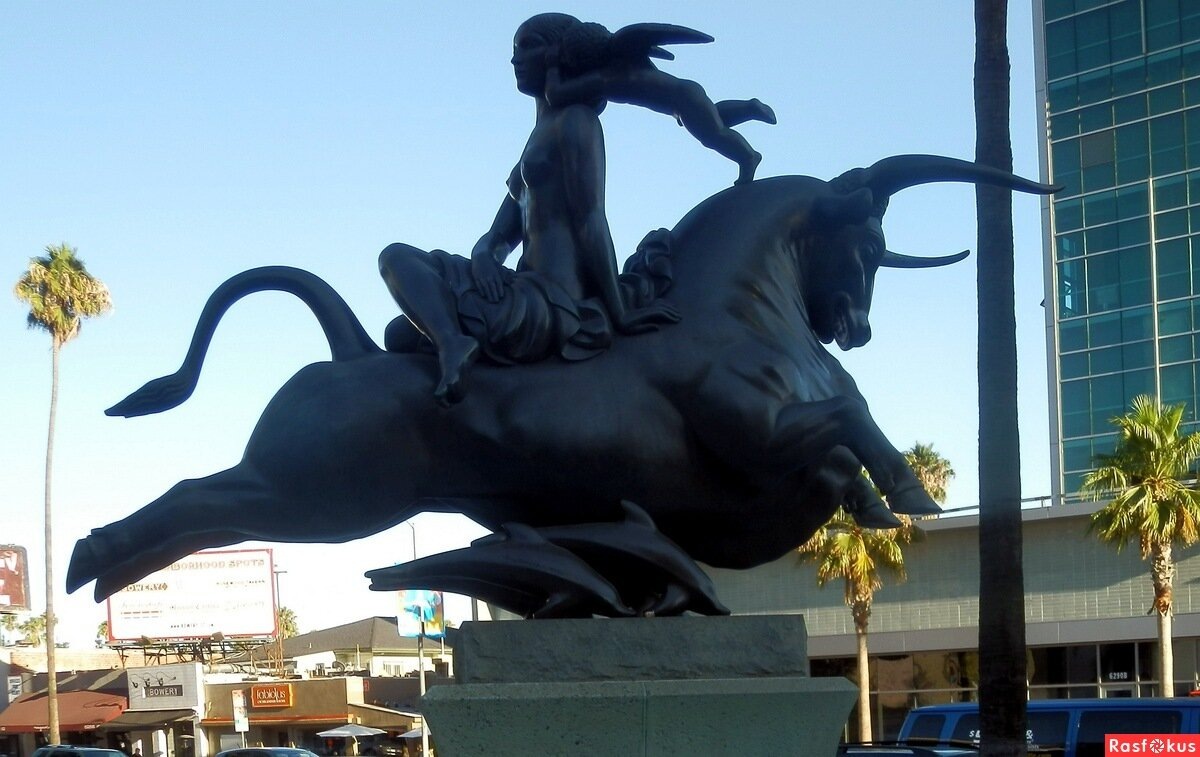 Скульптура "Похищение Европы"