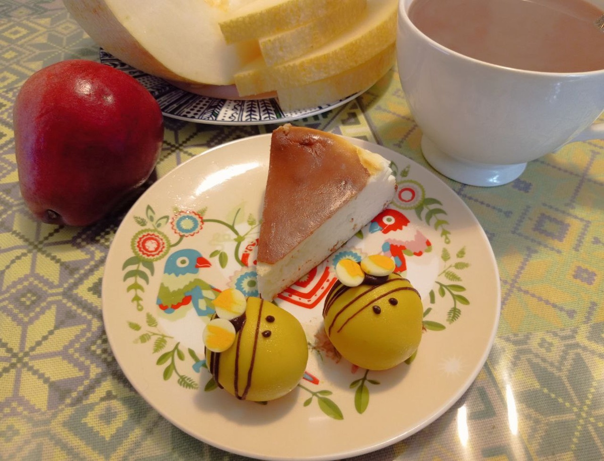 Чизкейк - подозрительно похож на запеканку, к слову....  