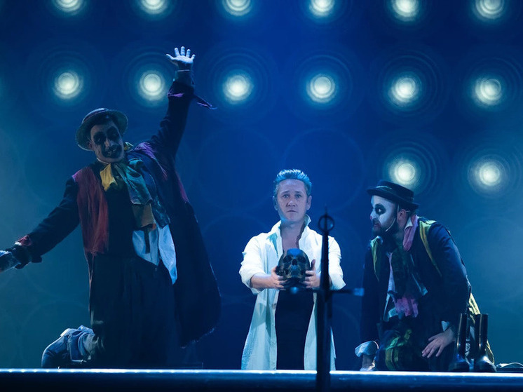     Главной темой пьесы стал вопрос «что такое война внутри человека?». Фото: Московский театр «Ленком Марка Захарова».