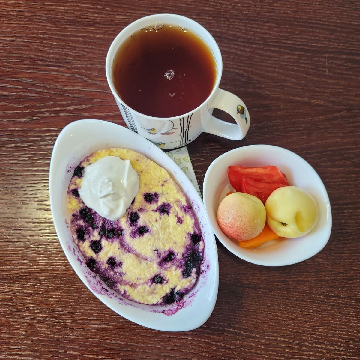 Кто-кто купил три пачки творога и ест их?