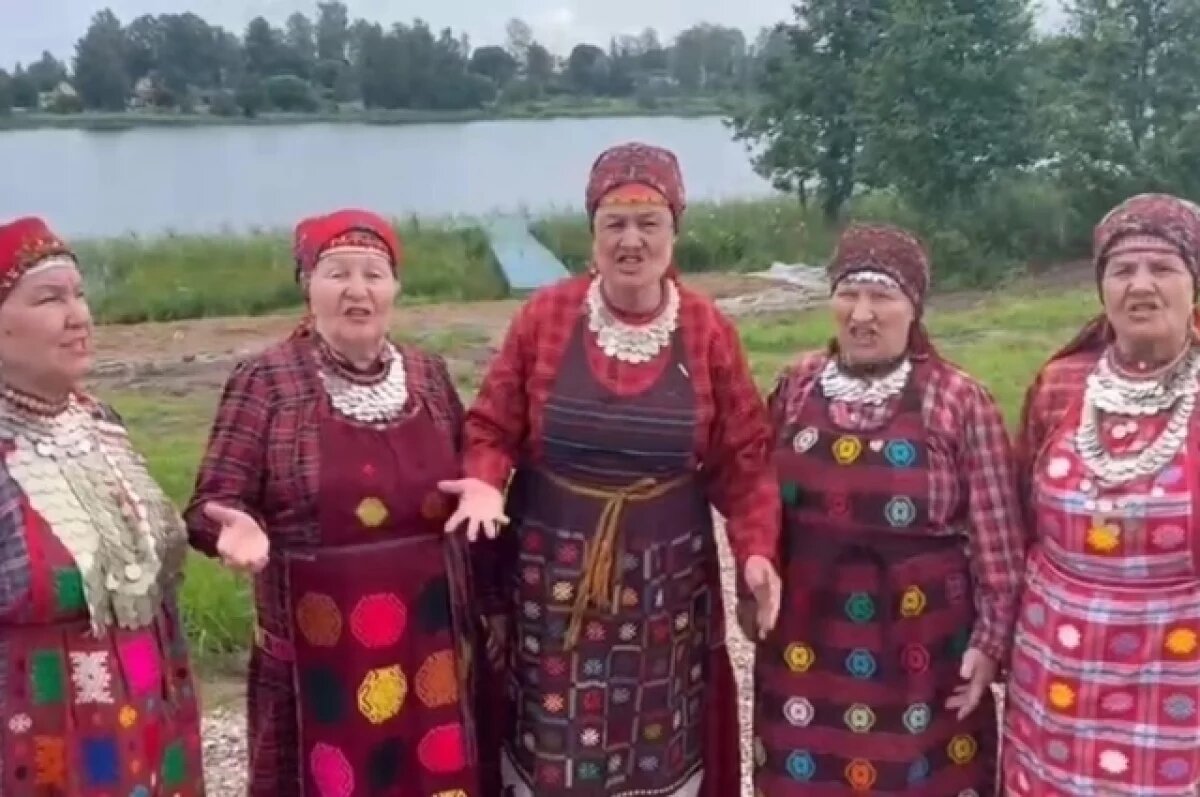    «Бурановских бабушек» внесли в «Миротворец» за концерты в Донецке и Крыму