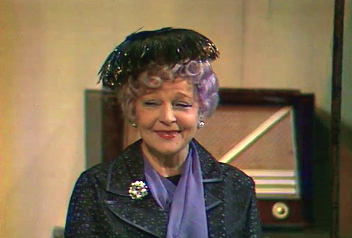 Кадр из телеверсии спектакля "Странная миссис Сэвидж" (1975)