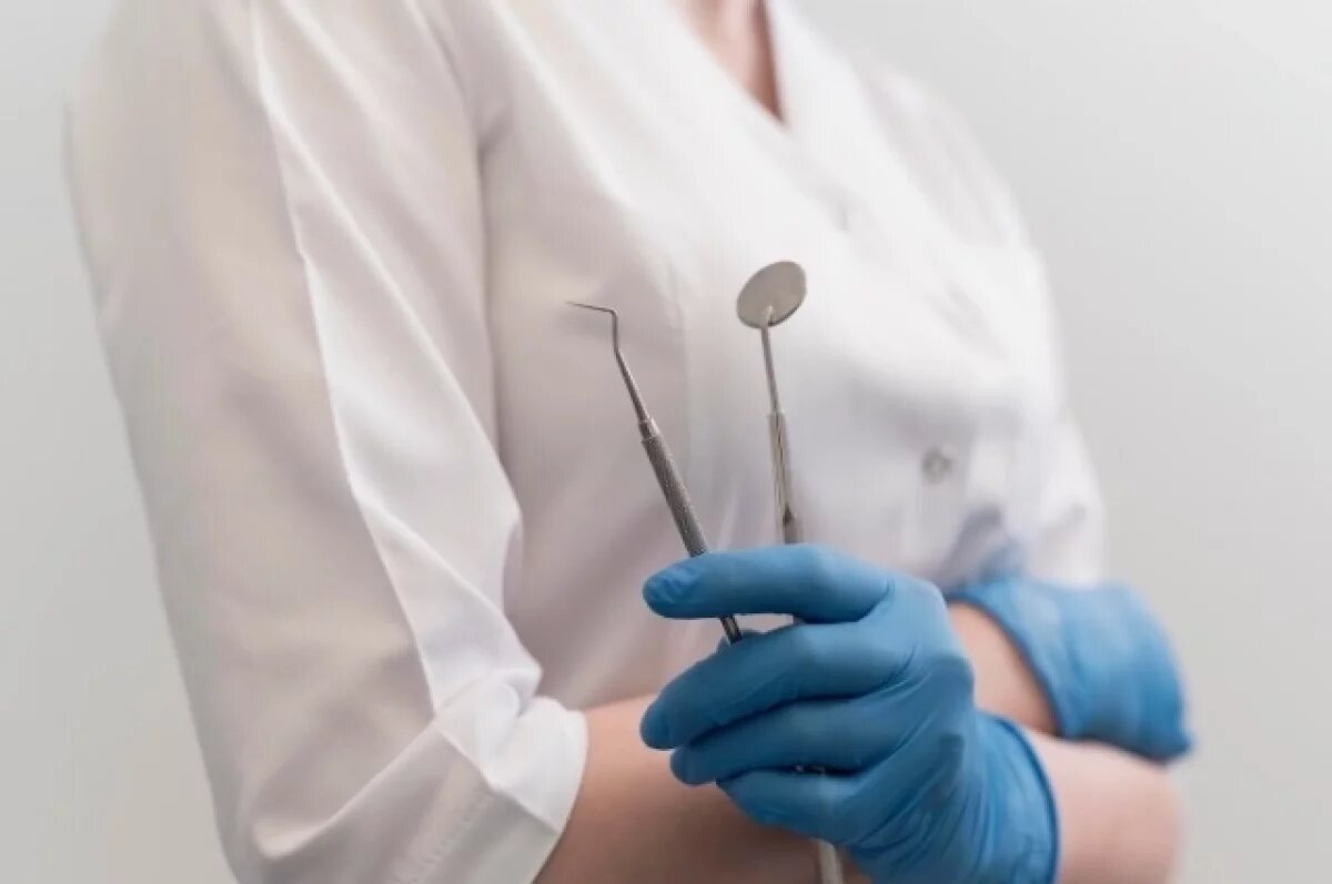    Стоматолог из Краснодара Коблов прокомментировал тренд на самолечение зубов