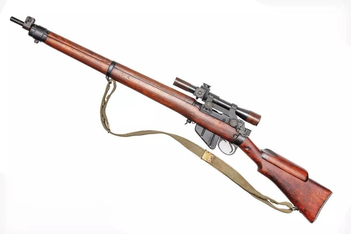 Компания Holland & Holland завершила основную часть модернизации снайперских винтовок No. 4 Mk. 1. Для этой цели отбирались винтовки с пятипалым стволом. Ствольная коробка была выровнена с левой стороны и снабжена монтажными накладками. Специально для установки прицела No. 32 над стволом, компания разработала новое крепление. Улучшенная модель No. 4 Mk 1 (T) также получила гребень на прикладе.