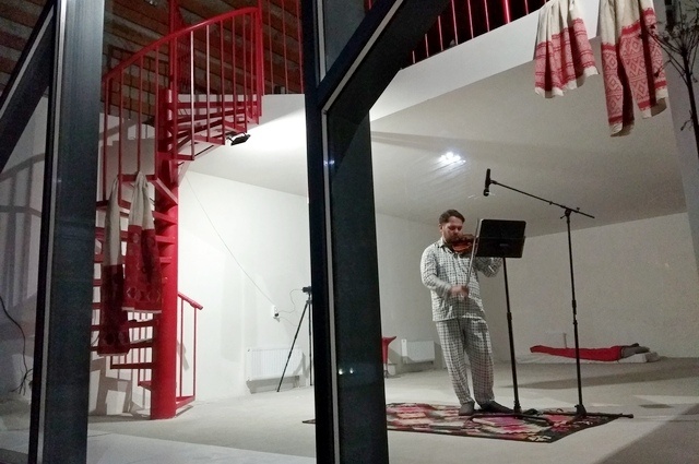    Рустэм Сулейманов во время голодовки-флешмоба. Фото: АиФ/ Айгуль Мусина