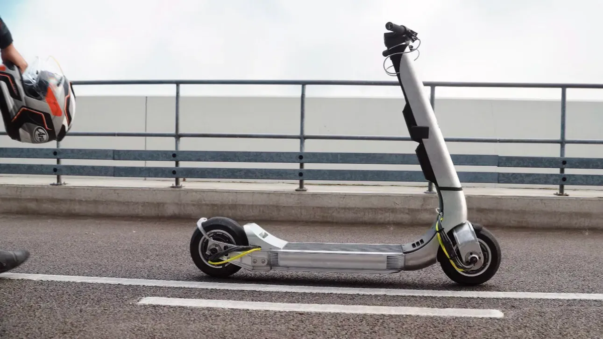    Bo Turbo оснащен двумя электродвигателями