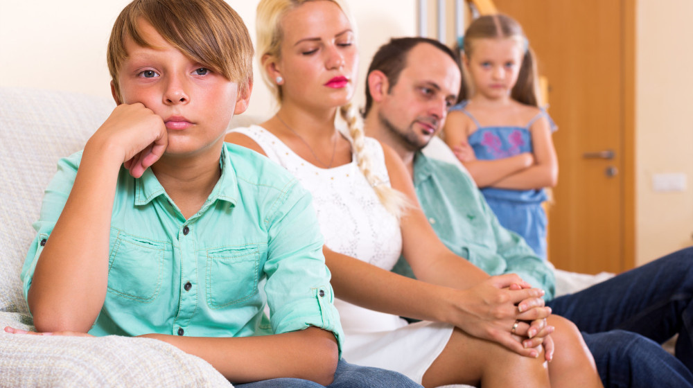    Друзья на грани: зачем детям плохие компании