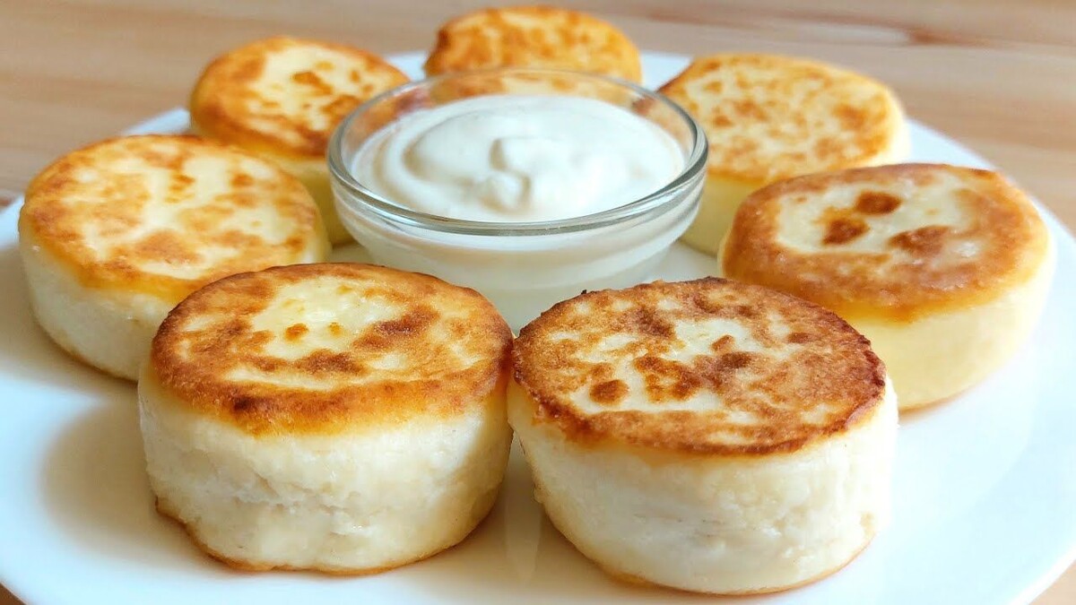 Творожники со сметаной